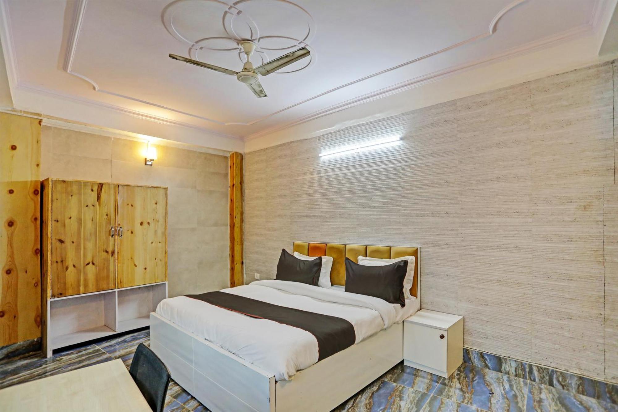 Umen Hotel Nearest Sector 66 Нойда Екстер'єр фото